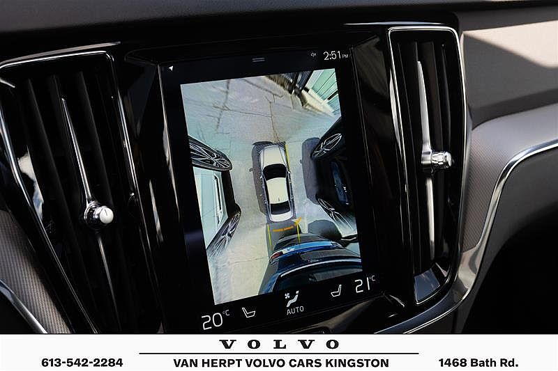 Volvo  B5 AWD R-Design
